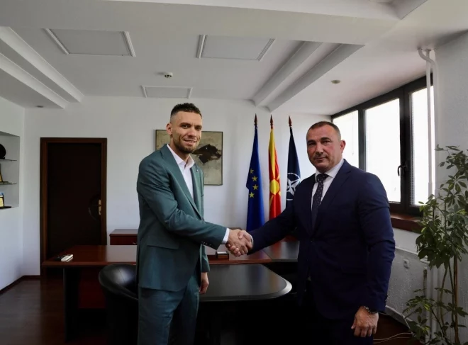 Angellov në DMSh, Ali në QMK