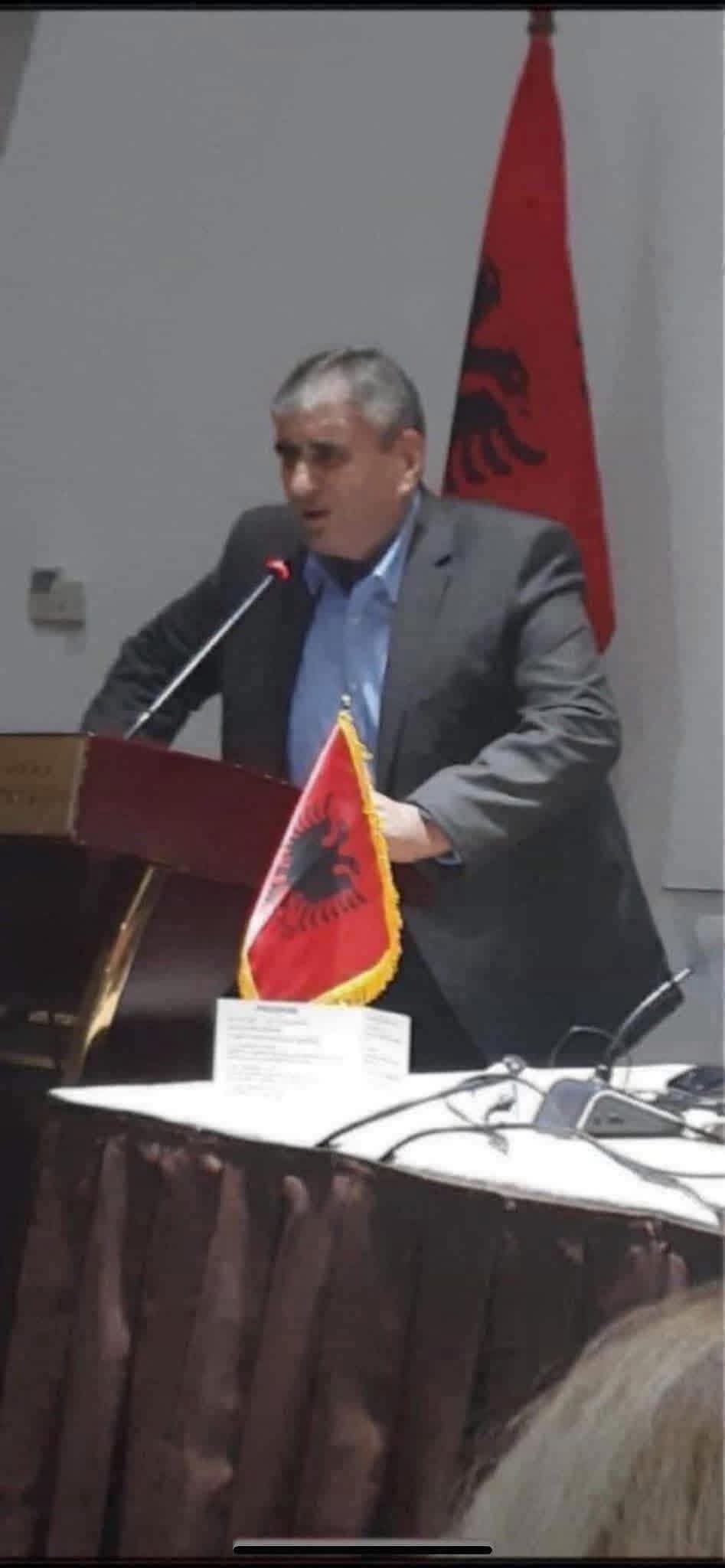 Kujt t’i besohet, Lupço Gjeorgievskit që flet nga përvoja, apo Mickovskit që e verbon urrejtja ndaj Shqipërisë?